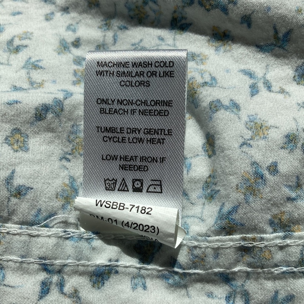 Denim & Flower button down - Picture 5 of 5